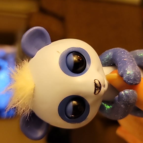 Wow Wee Untamed Fingerlings Baby Panda (Blue) Interactive Electro… - Picture 4 of 4